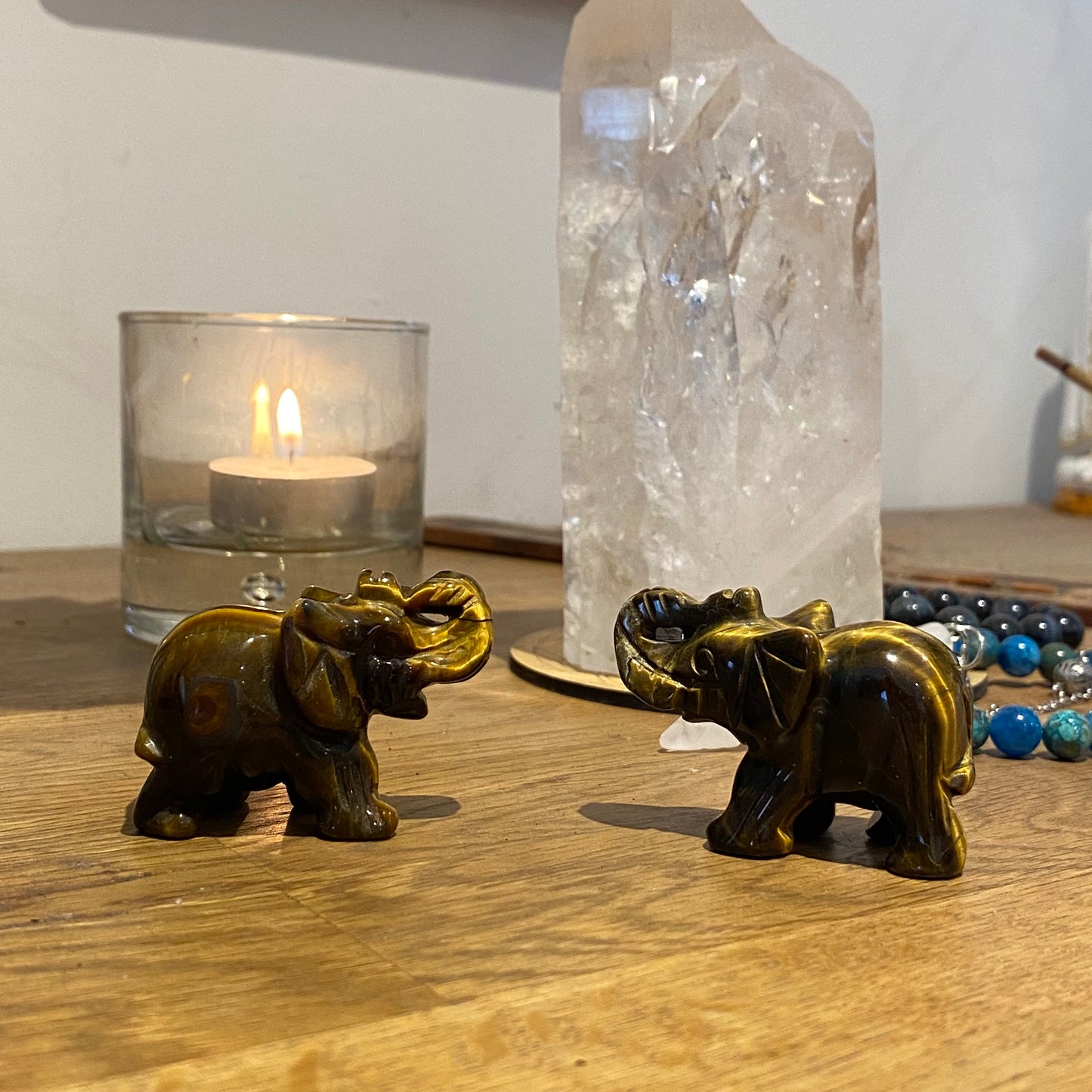 Eléphant en Œil de Tigre - Rheamethyste