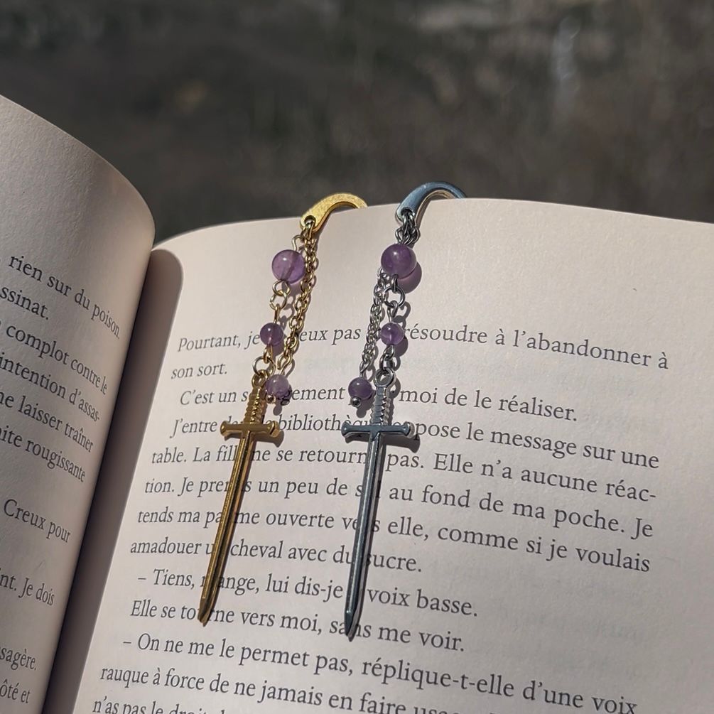 Marque-Page Assistant to the Villain